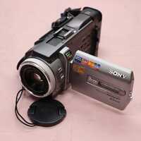 Sony Handycam DCR-TRV950E PAL MiniDV Digital Video Camera Recorder w/Accessories Image 2